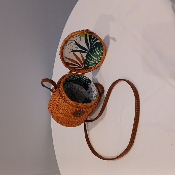 Preowned Straw Rattan Crossbody Bag Woven Wicker Purse Handbag Summer - Picture 5 of 7